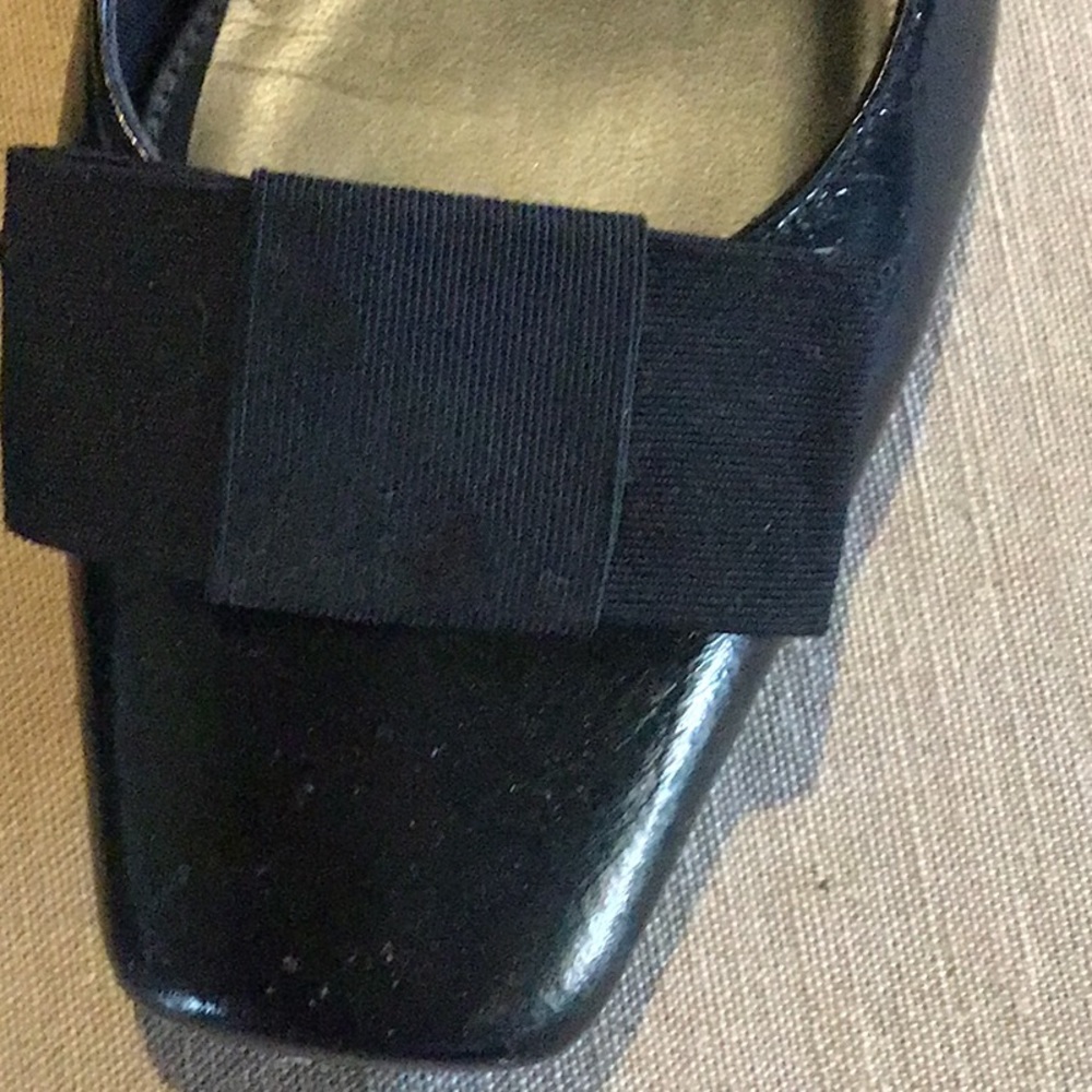 Liz Claiborne black flats - Picture 3 of 6